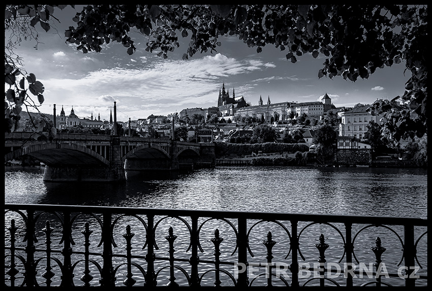 Pražský hrad, Mánesův most, Praha, Alšovo nábřeží, Praha