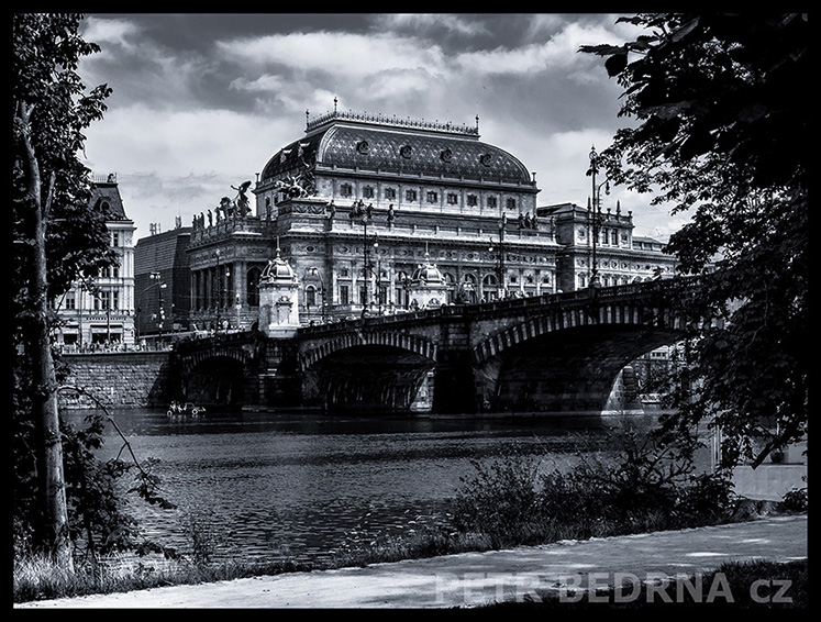 Národní divadlo, most Legií, Praha, Vltava, Praha