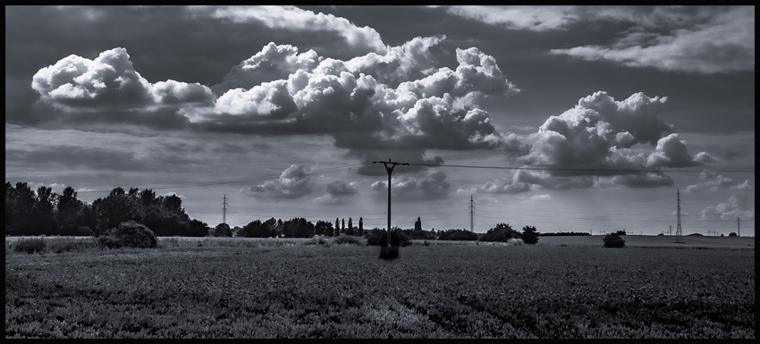 Mraky a sloupy, Pečky