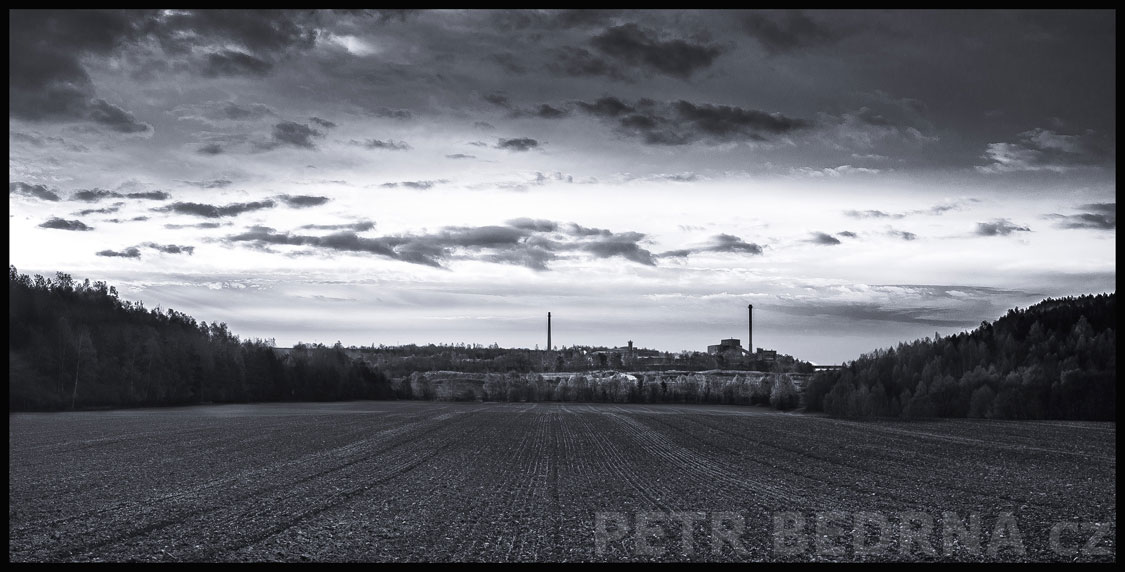 Na obzoru České lupkové závody a.s., Nové Strašecí, příroda, pole, obloha, obzor, mraky, Česko