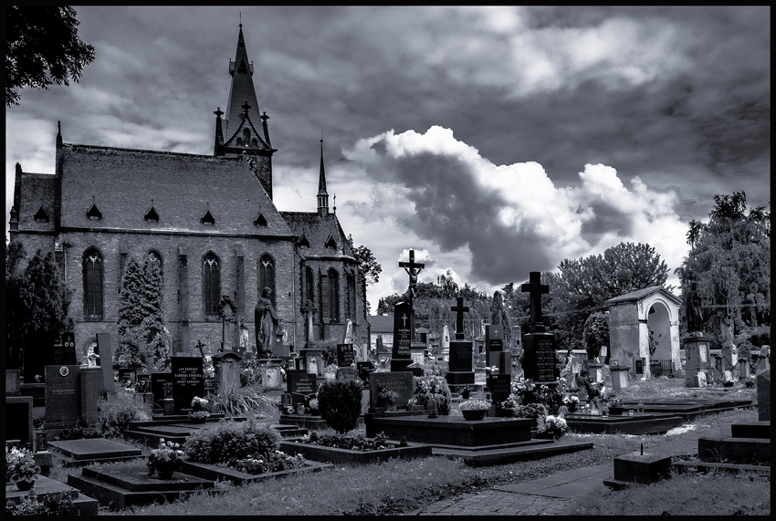 Plaňany, kostel sv. Jana, hřbitov(1)