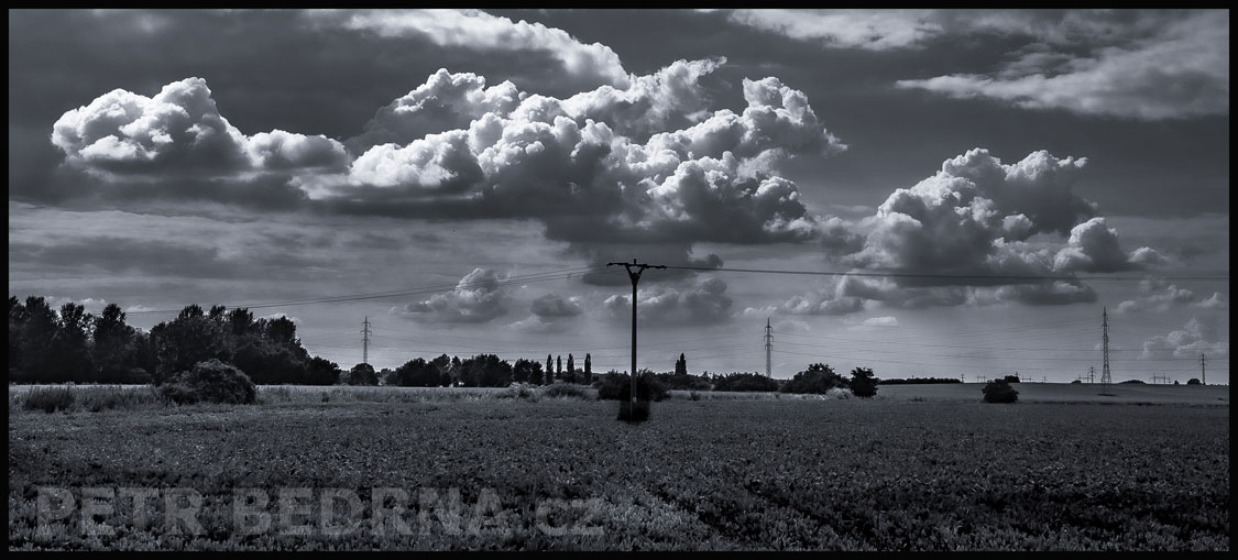 Potvory letící na sever - mraky, Pečky, Nymburk, příroda, pole, obzor, mraky, obloha, Česko