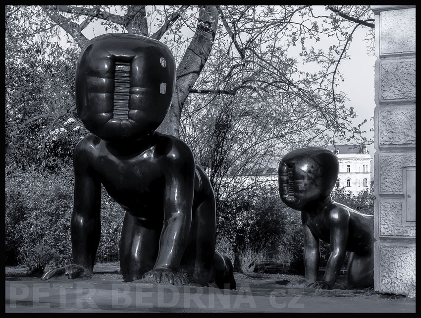 David Černý, Batolata na pochodu, Praha - Kampa, Babies, Mimina, Miminka, sochy, park, street foto