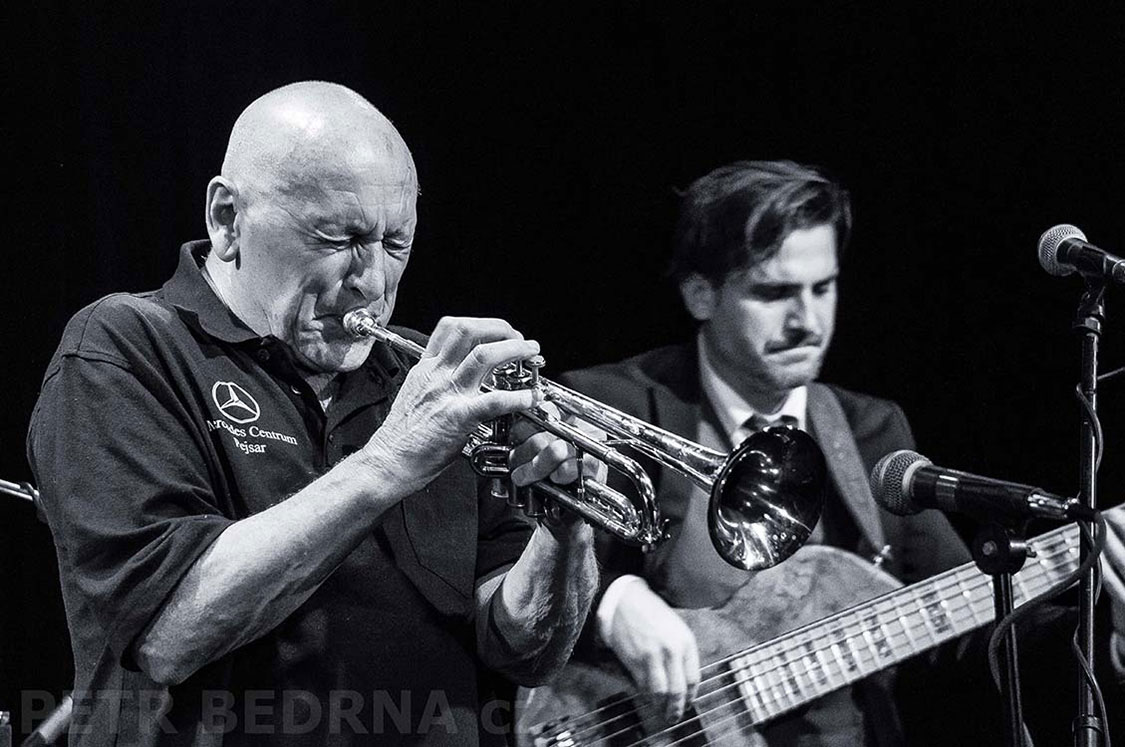 Laco Deczi, Malostranská beseda, Praha, koncert, hudba, improvizace, Česko