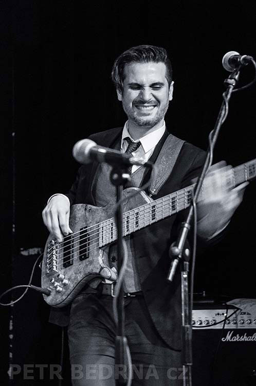 Laco Deczi, Malostranská beseda, Praha, koncert, hudba, improvizace, Česko