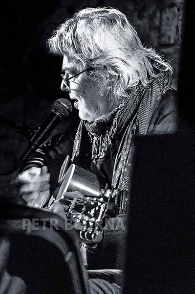 Vladimír Mišík, hospoda Na růžku, Nové Strašecí, koncert, hudba, improvizace, Česko