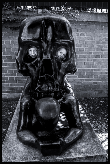 Podobenstvi s lebkou, Anežský Klášter, Jaroslav Róna, Praha(1)