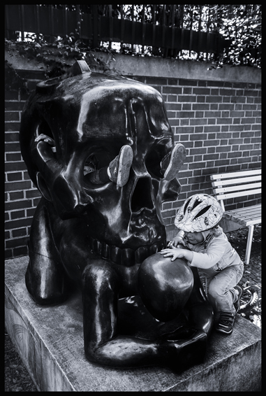 Podobenstvi s lebkou, Anežský Klášter, Jaroslav Róna, Praha(3)