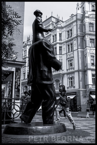 Pomník Franze Kafky, Španělská synagoga, 2015, Jaroslav Róna(2)