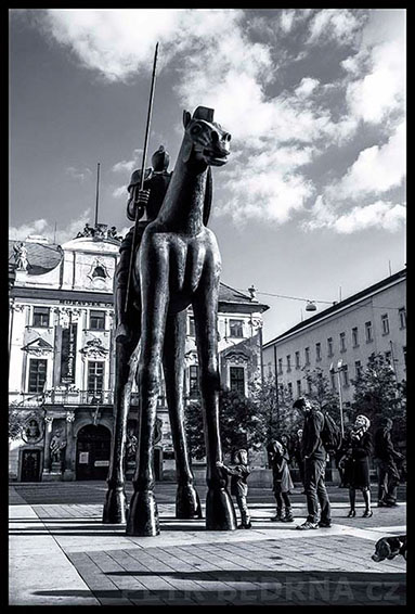 Socha Jošta Lucemburského, 2016, Jaroslav Róna, Moravském náměstí, Brno(1)