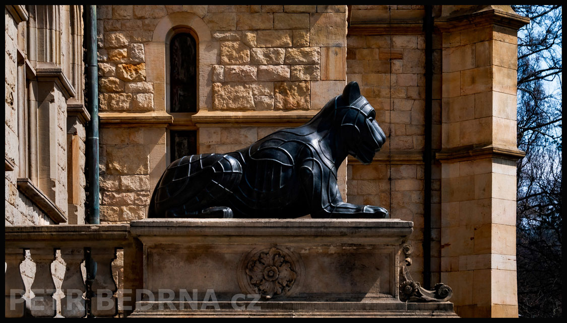 socha, Lvice - Severočeské muzeum v Liberci, Liberec, Jaroslav Róna, historické budovy, Česko