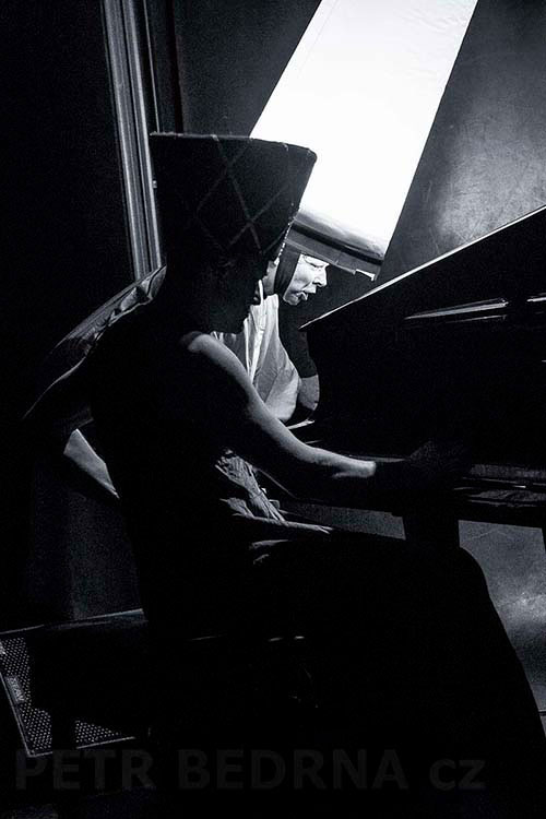 Jura Hradil, Petr Nikl, Divadlo Archa 12.2.2017, hudba, performace, improvizace, Česko