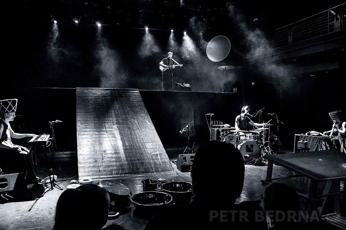 Jura Hradil, Petr Nikl, Milan Cais, Ondřej Smeykal, Divadlo Archa 12.2.2017, hudba, performace, improvizace, Česko