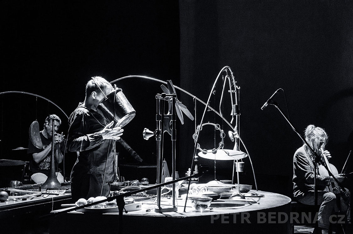 Kunstkamera, Petr Nik, Ondřej Smeykal, Divadlo Archa 15.3.2018, hudba, performace, improvizace, Česko
