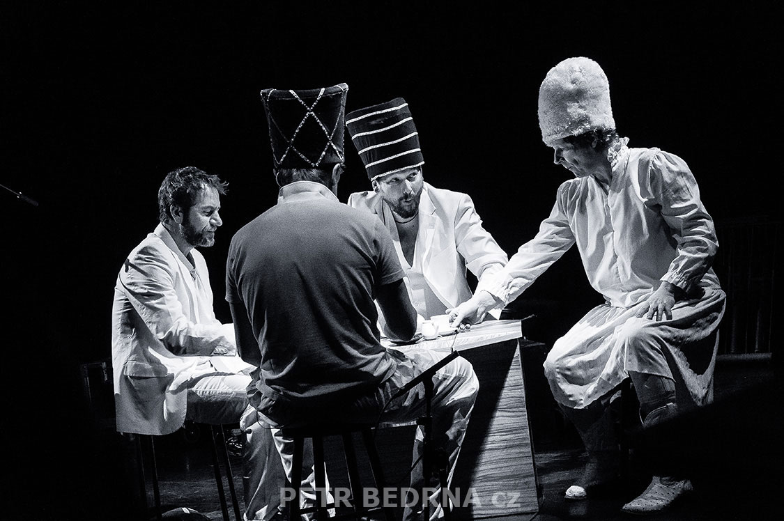 Milan Cais, Jura Hradil, Ondřej Smeykal, Petr Nikl, Divadlo Archa 18.2.2018, hudba, performace, improvizace, Česko