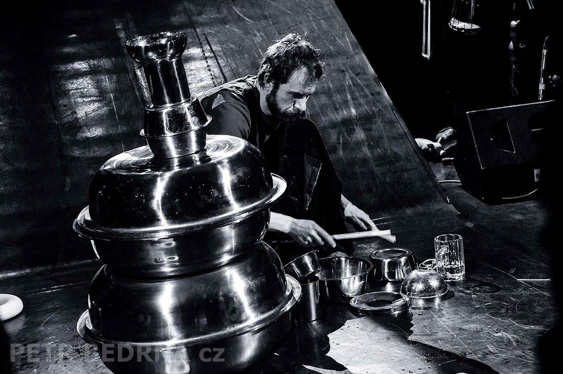 Ondřej Smeykal, Divadlo Archa 12.2.2017, hudba, performace, improvizace, Česko