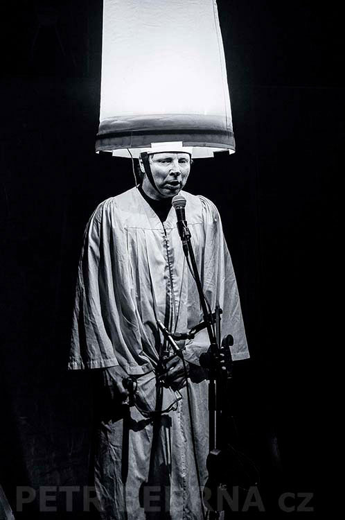 Petr Nikl, Divadlo Archa 12.2.2017, hudba, performace, improvizace, Česko