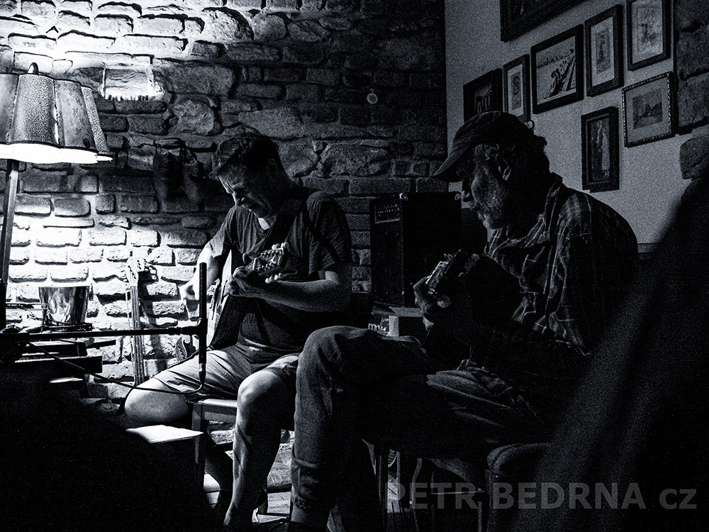 Petr Nikl A Karel Vepřek, Dobrá trafika na Újezdě, hudba, performace, improvizace, Česko