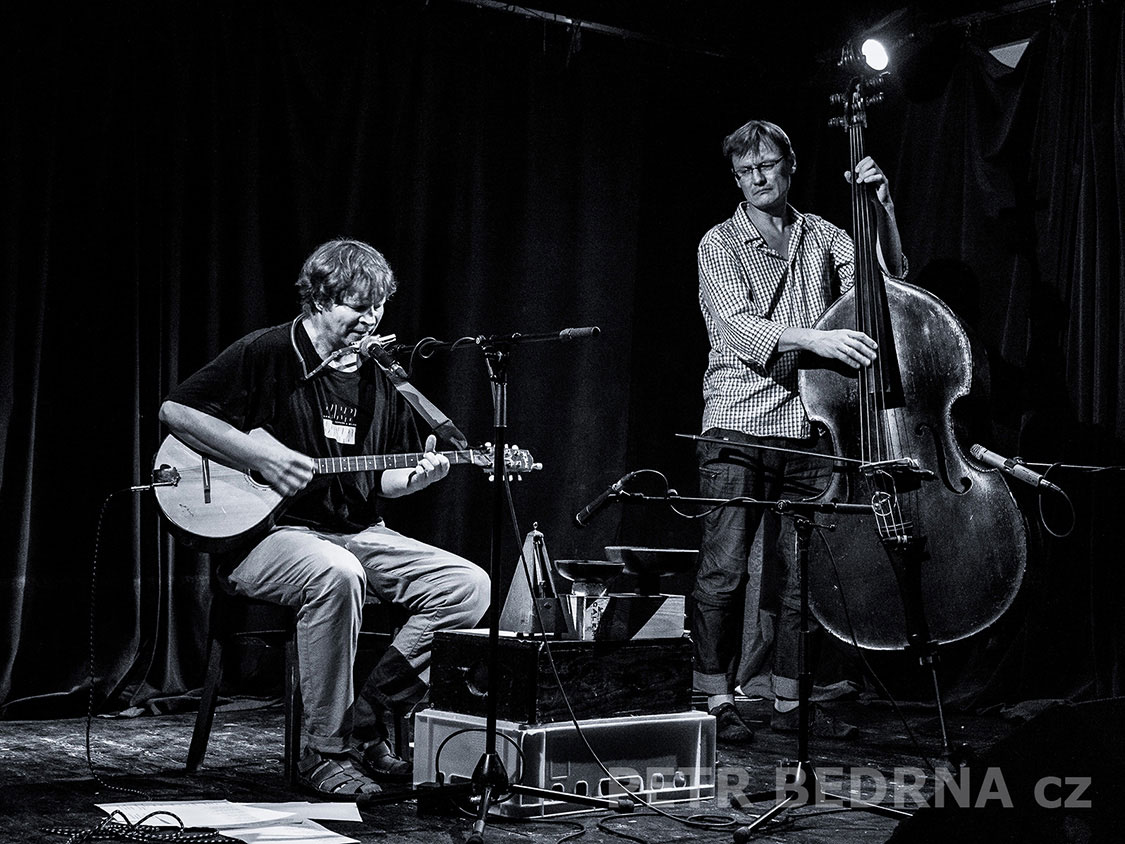 Petr Nikl a Petr Tichý, Kaštan 14.09.2021, hudba, performace, improvizace, Česko