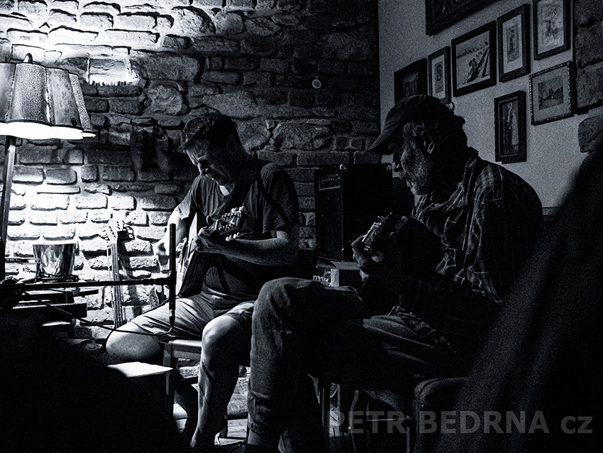 Petr Nikl A Karel Vepřek, Dobrá trafika na Újezdě