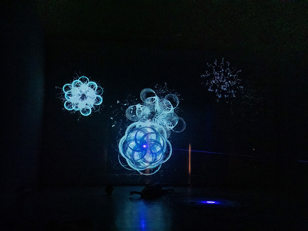 Petr Nikl, Žlutá tma, Divadlo Archa 19. a 20.1.2019, hudba, performace, improvizace, Česko