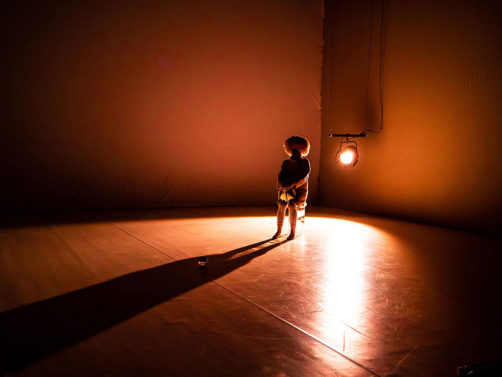 Petr Nikl, Žlutá tma, Divadlo Archa 19. a 20.1.2019, hudba, performace, improvizace, Česko