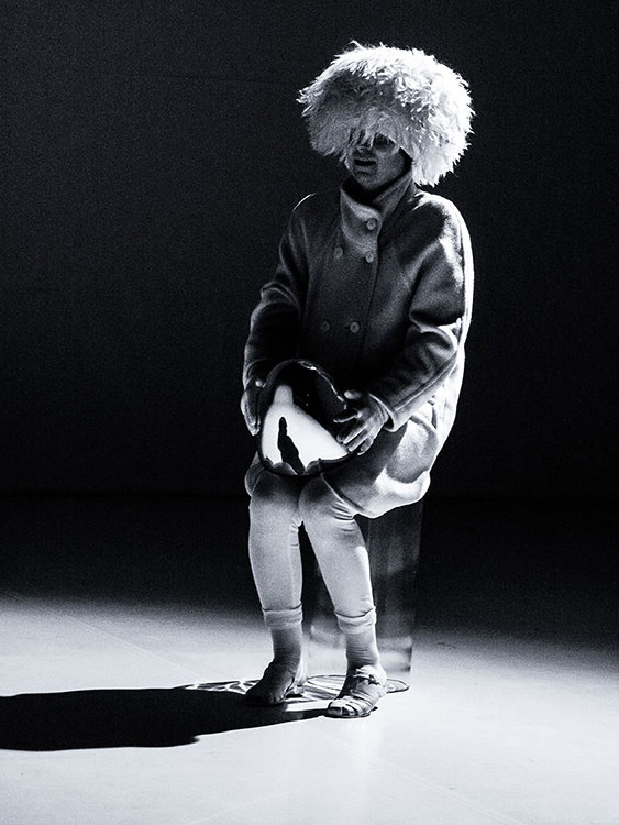 Petr Nikl, Žlutá tma, Divadlo Archa 19. a 20.1.2019, hudba, performace, improvizace, Česko