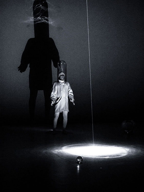 Petr Nikl, Žlutá tma, Divadlo Archa 19. a 20.1.2019, hudba, performace, improvizace, Česko