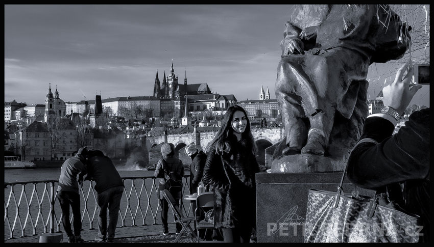 Focení na Novotného lávce, Vltava, Hradčany, Pražský hrad, Praha, Chrám sv. Mikuláše, street foto, Česko