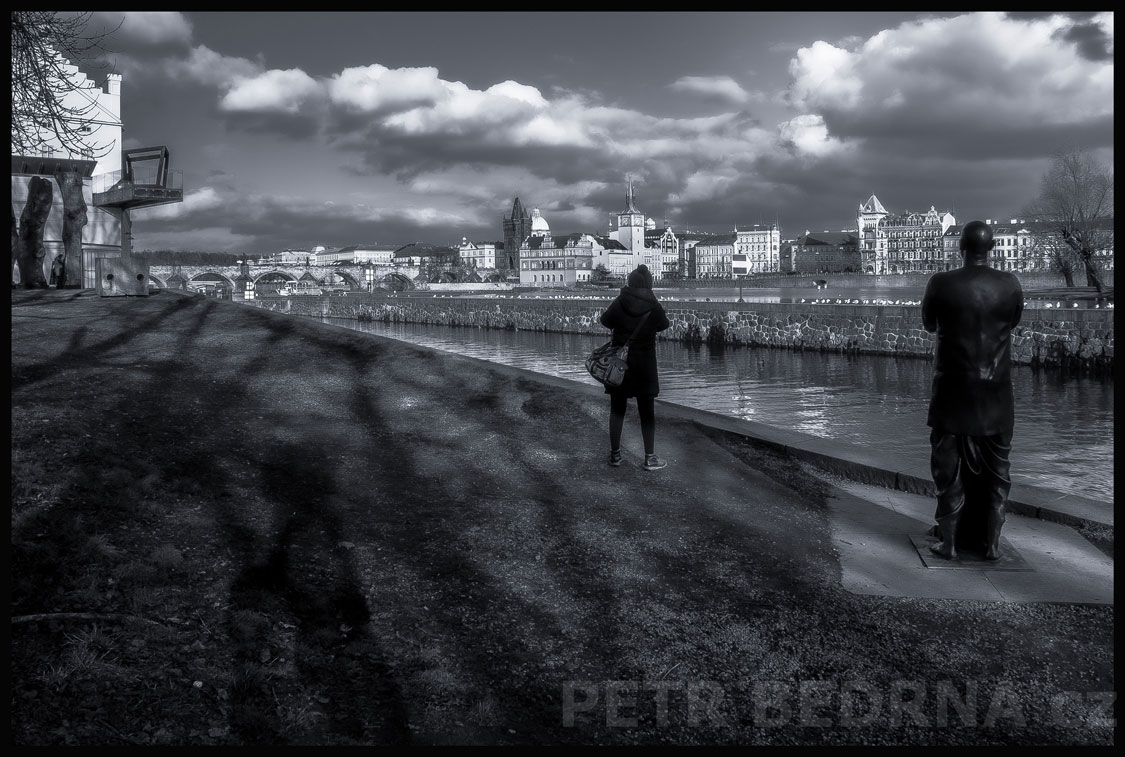 Socha Harmonie, výhed na Karlův most, Praha - Malá Strana, Kampa, Vltava, street foto, park, Česko