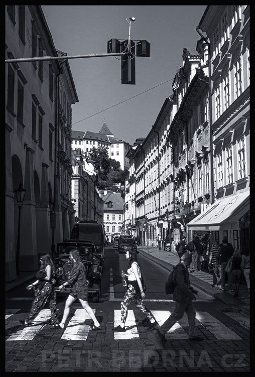 The Beatles konečně v Praze, Praha - Malá Strana, Tomášská ulice, street foto, historické budovy, Česko