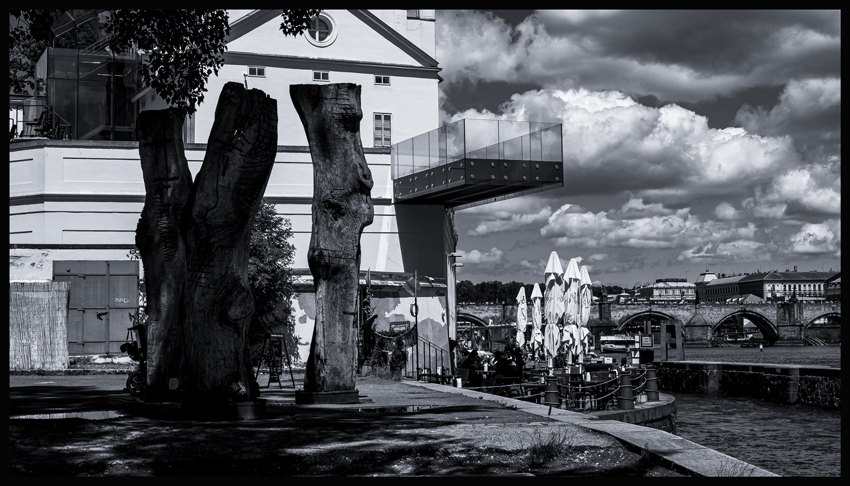 Titani, Emilie Beneš Brzezinski, Sovovy mlýny, Kampa, Praha