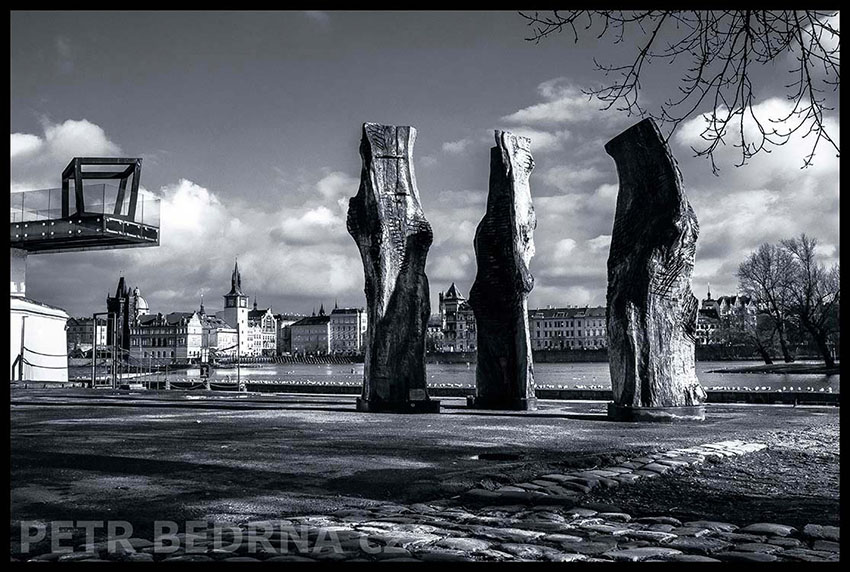 Titáni, Kampa, Malá Strana, Sovovy mlýny, Emilie Benes Brzezinski, Praha