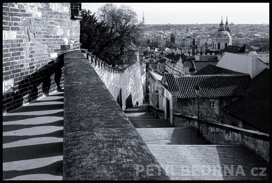 Zámecké schody, Matyášův altán, Praha - Malá Strana, Malostranský chrám sv. Mikuláše, street foto, kostel, Česko