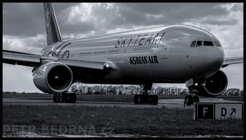 B777-300ER Korean Air Skyteam, Letiště Václava Havla