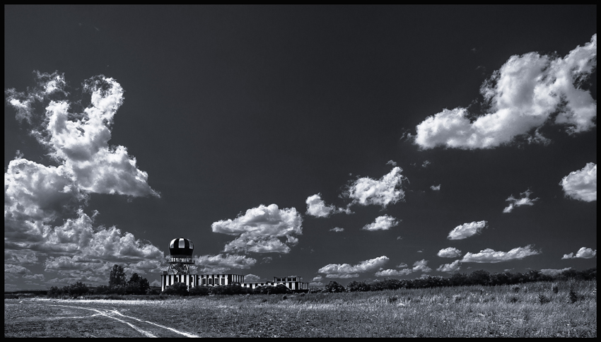 Radar, vysílač mraků, Letiště Václava Havla