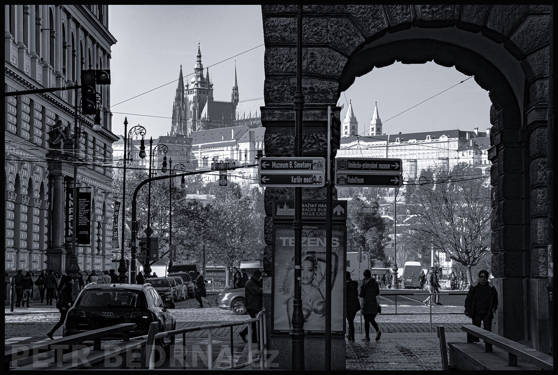 Hradčany, náměstí Jana Palacha, Pražský hrad, Praha, Kaprovka, Filozofická fakulta Univerzity Karlovy, street foto, Česko