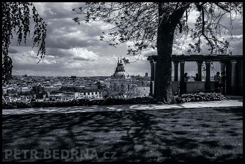 Kostel sv. Mikuláše, Pražský hrad, Malý Belvedér, zahrada Na Valech, Praha