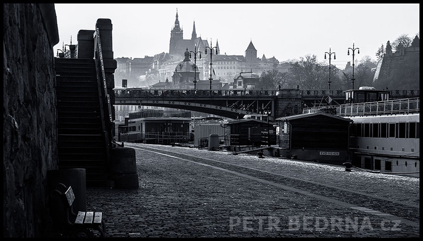 Pražský hrad, Vltava, Čechuv most, Dvořákovo nábřeží, Praha
