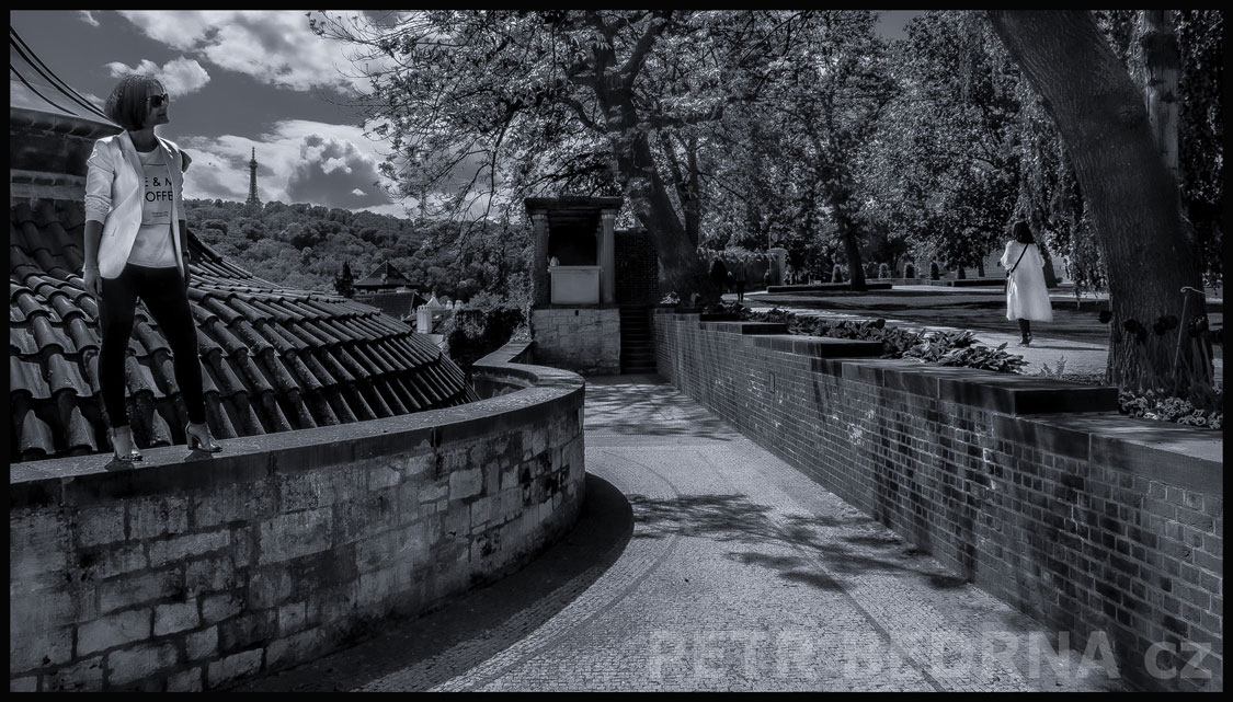 Zahrada na Valech, Hartigovská zahrada, Petřín, Praha, Pražský hrad, street foto, ženské postavy, park, Česko