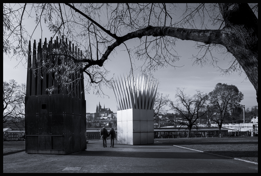 Dům sebevraha a Dům matky sebevraha, Alšovo nábřeží, John Hejduk, Praha(2)