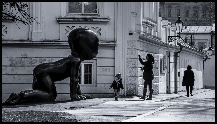 Miminka - David Černý, Kampa, Praha(1)