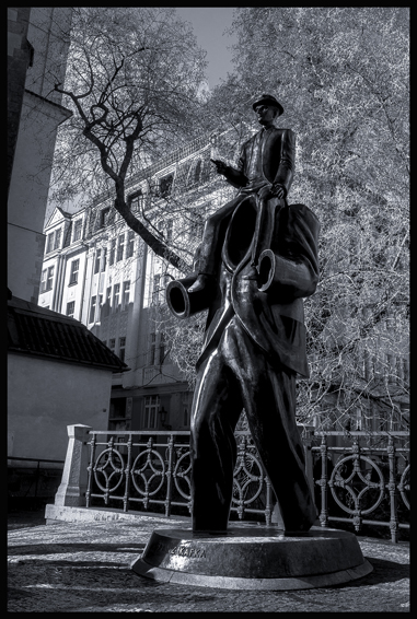 Pomník Franze Kafky-Jaroslav Róna, Praha, park Rosh-Ha