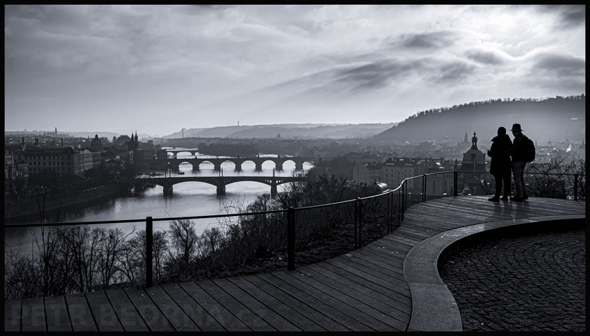 Vyhlídka na Letné, pražské mosty, Vltava, Praha, Letná, street foto, město, mlhový opar, obloha, Česko