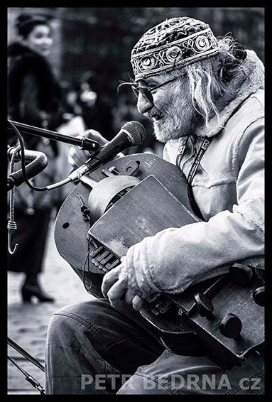 Jiří Wehle, niněra, Staroměstské náměstí, Busking, Praha(2)