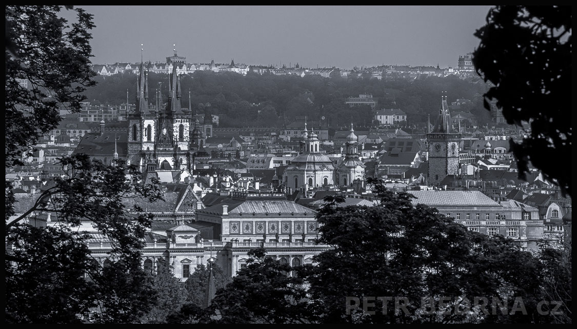Kostel Matky boží před Týnem, pohled z Pražského hradu, Praha, historické budovy, horizont, město, Česko