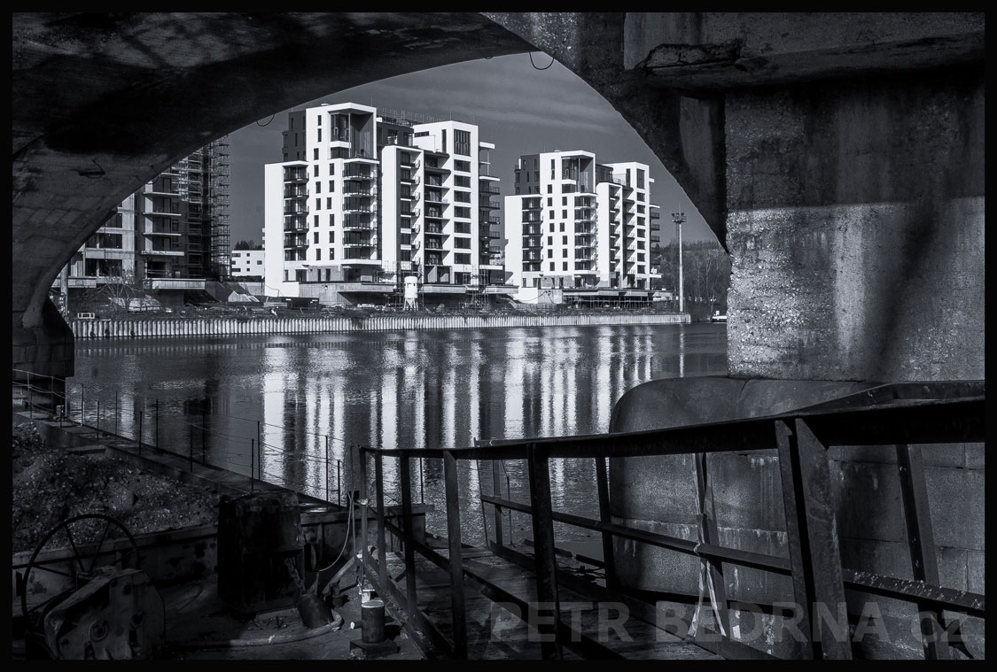 Libeňský most, Marina Island, Vltava, Praha - Libeň, moderní architektura, Česko