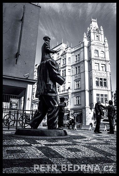 Pomník Franze Kafky, Španělská synagoga, Jaroslav Róna, Praha