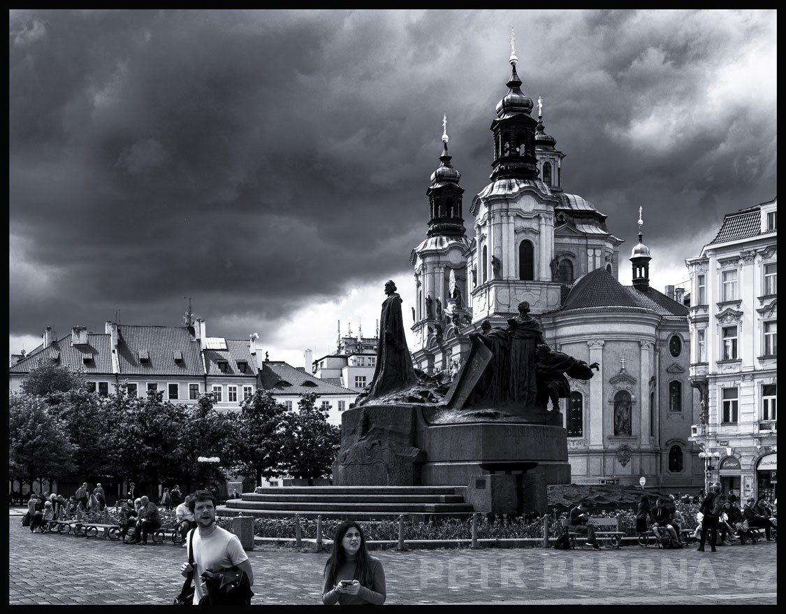Pomník mistra Jana Husa, Staroměstské nám., Praha, kostel sv. Mikuláše, památky, street foto, Česko