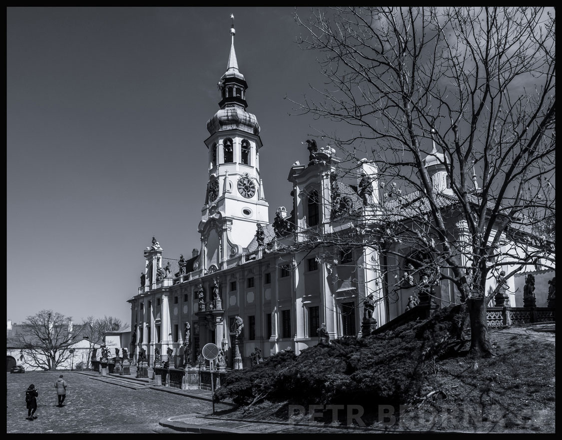 Pražská Loreta, Loretánské náměstí, Praha - Hradčany, loretánská kaple, vrcholné baroko, kostel, street foto, Česko